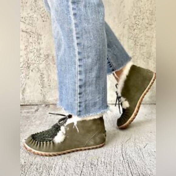 Sorel Shoes - Sorel Out N About Moc Olive Green Suede & Fabric Shearling Lined Moccasin Sz 7